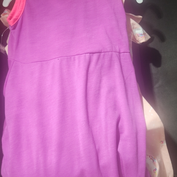 Dresses - Picture 5 of 7